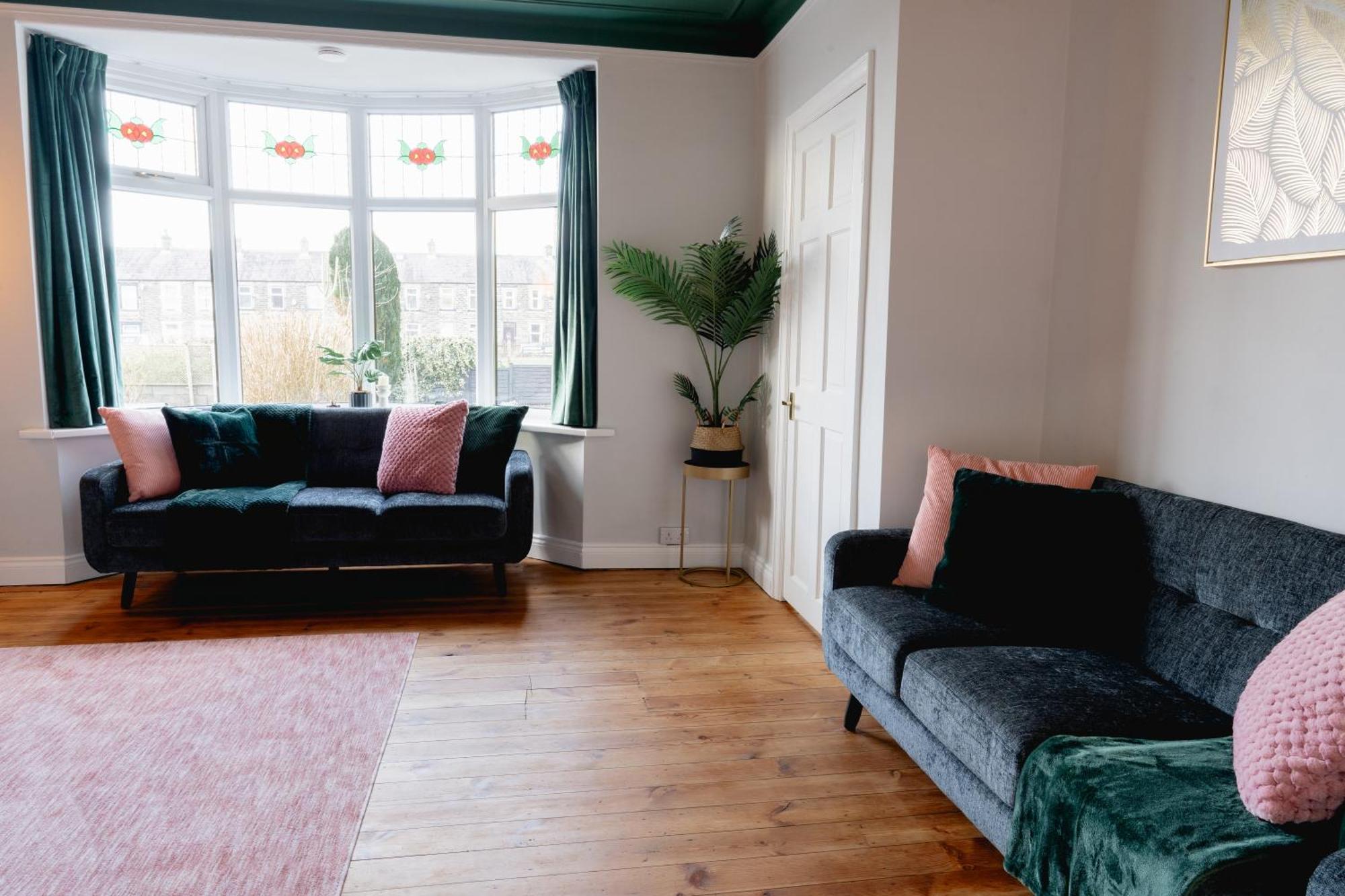 Bowling Terrace By Above Rubies - Stylish, 3 Bedroom, Pet Friendly House In * Скиптон