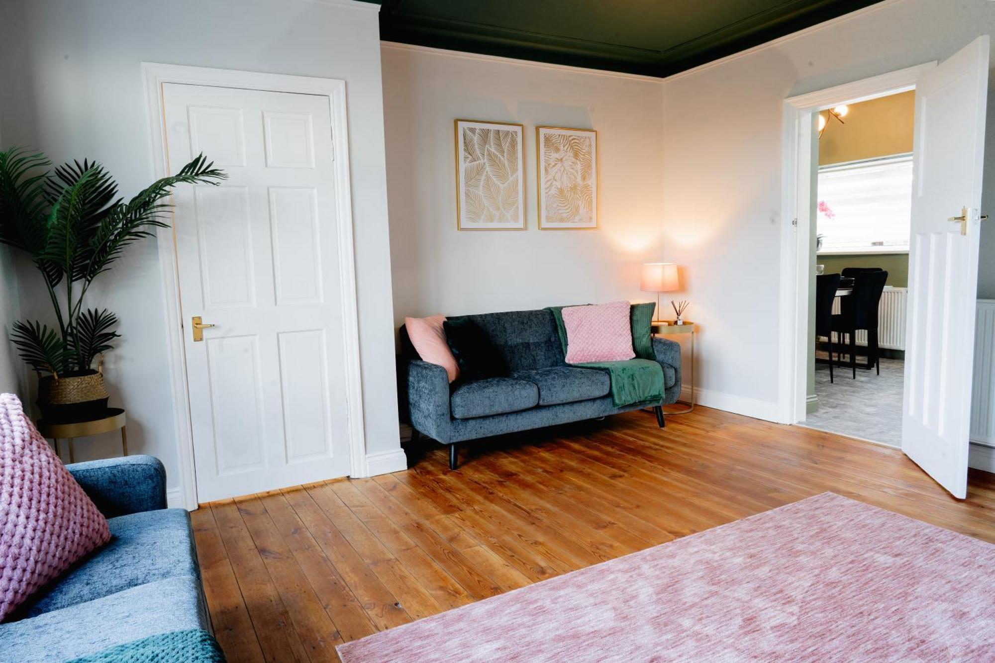 Bowling Terrace By Above Rubies - Stylish, 3 Bedroom, Pet Friendly House In * Скиптон